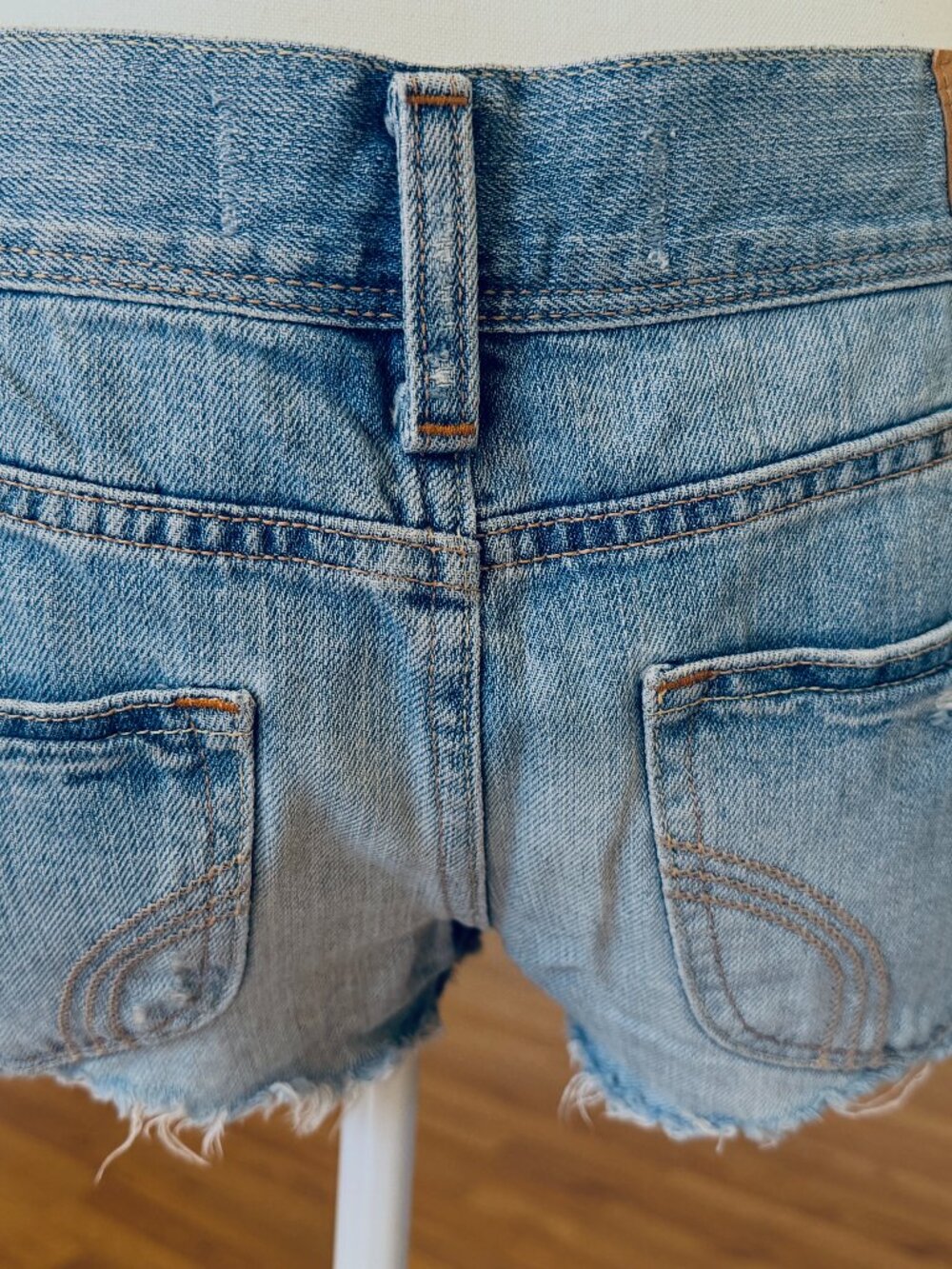 Super cute Hollister low-rise fit, light-to-medium wash denim shorts- KAWAII <3 - Picture 4 of 5